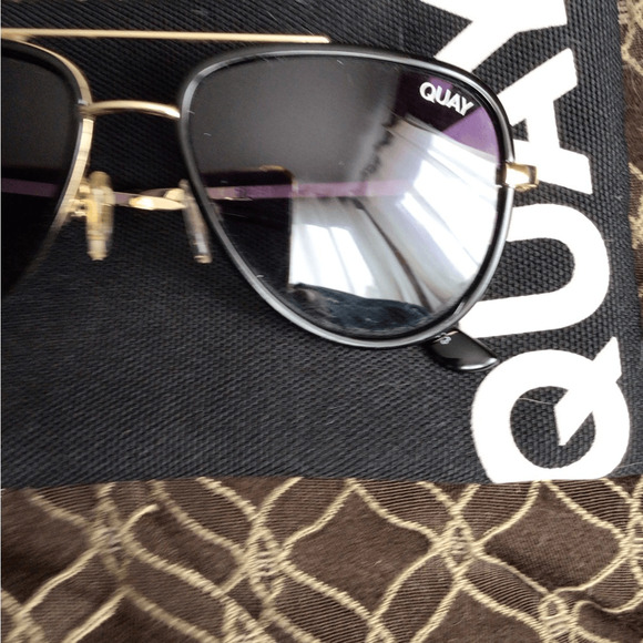 NEW ! Rare Quay POLARIZED Black and Gold Aviator ALL IN MINI Sunglasses main image 4